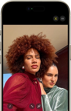 iPhone Air، الجزء الأمامي الخارجي، Dynamic Island في الوسط بالقرب من الجزء العلوي، وميزة نمط 