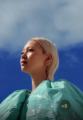 تطبيق الكاميرا على iPhone 17 Pro، تكبير/تصغير بصري 0.5x. و1x و2x و4x و8x ونطاق التكبير المختار هو 8x‏